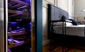 Blue Inn Luxury Suites  2*
